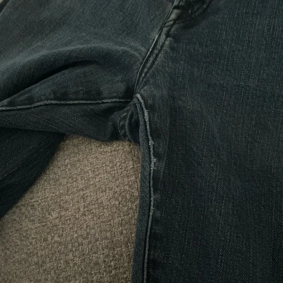 Burberry Straight Leg Button Fly Jean Size 32